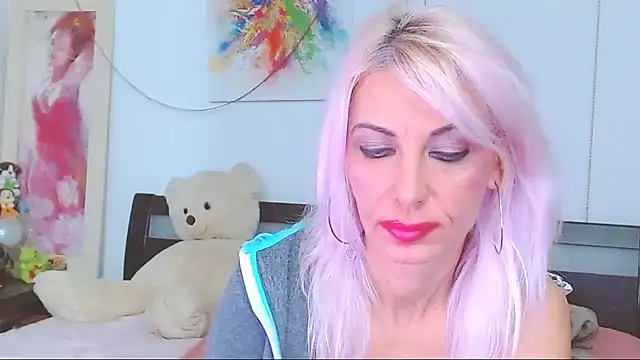 HoneyLara online show from October 24, 8:38 pm