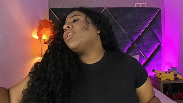 Snapshot of DannaFalco25 chatting on October 7, 8:06 pm DannaFalco25 online show from October 7, 8:06 pm