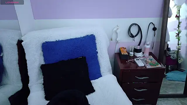 Catwhite  online show from October 17, 6:10 pm