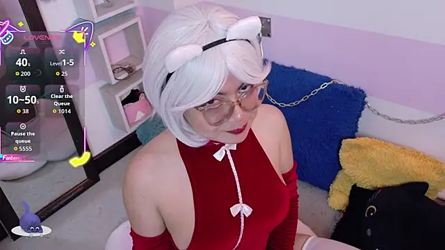 Catwhite  online show from January 16, 4:44 pm