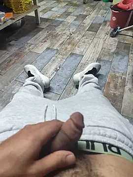 Snapshot of By_izmirli3535 chatting on October 11, 12:43 am By izmirli3535 online show from October 11, 12:43 am