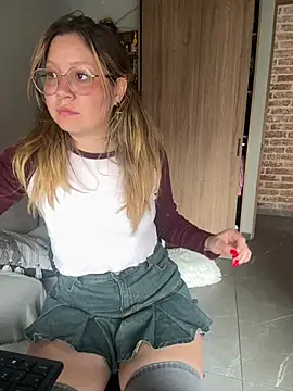 Darling XXX online show from April 8, 7:47 pm