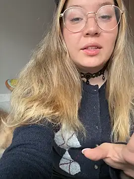 Darling XXX online show from June 16, 8:44 pm