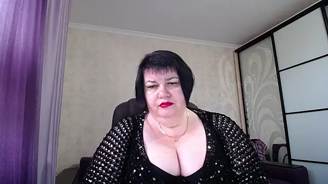 JuicyLady Di online show from September 27, 4:39 am