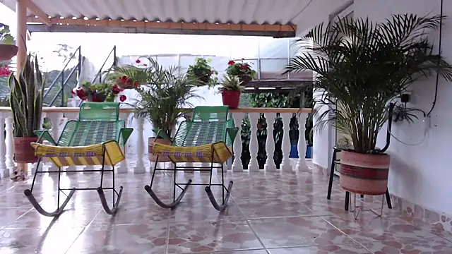 maya hottt online show from December 18, 11:05 am