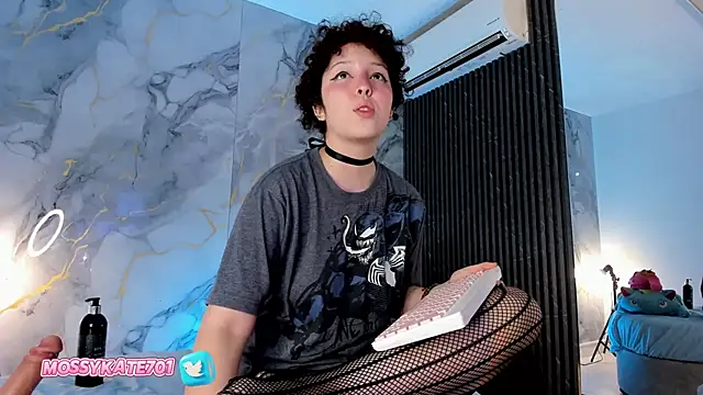 Katemoss70 online show from January 29, 3:15 pm