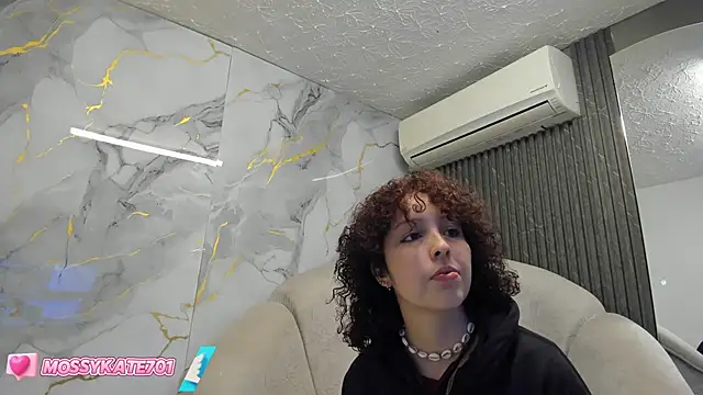 Katemoss70 online show from February 16, 12:10 pm