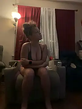 Snapshot of bustybunny25 chatting on July 19, 5:11 am bustybunny25 online show from July 19, 5:11 am