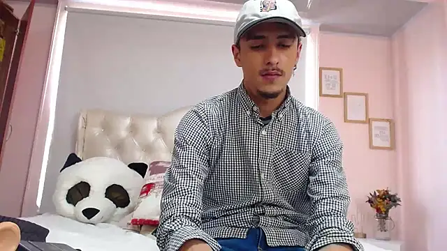 ryan maxy online show from February 10, 7:28 pm
