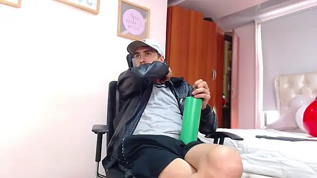 ryan maxy online show from February 15, 6:33 pm