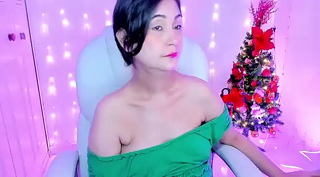 Snapshot of danielahot66 chatting on December 8, 8:41 am danielahot66 online show from December 8, 8:41 am