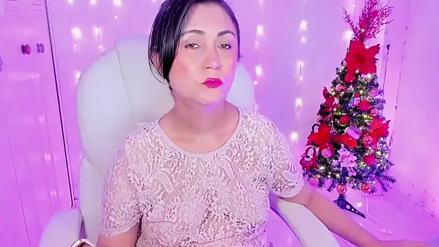 Snapshot of danielahot66 chatting on December 24, 6:22 am danielahot66 online show from December 24, 6:22 am