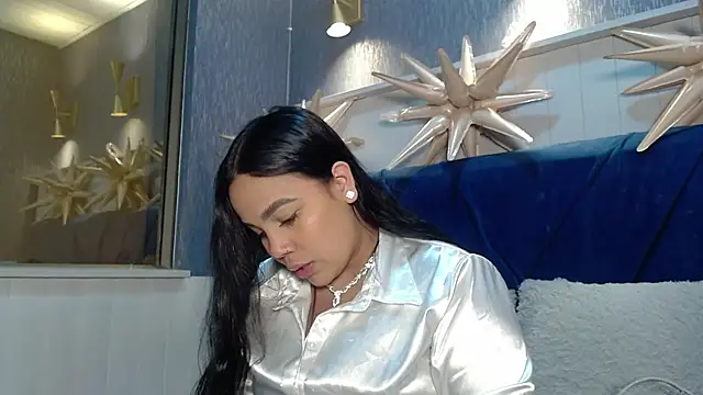 EmilyQueen3x online show from December 21, 5:42 pm