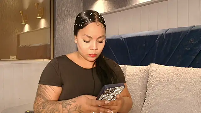 EmilyQueen3x online show from March 27, 3:01 pm