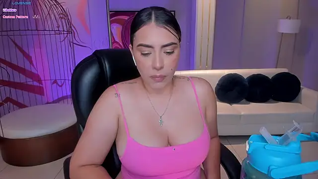 Snapshot of MartinnaBonnet chatting on February 10, 4:25 pm MartinnaBonnet online show from February 10, 4:25 pm