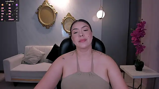 Snapshot of MartinnaBonnet chatting on February 23, 2:35 pm MartinnaBonnet online show from February 23, 2:35 pm