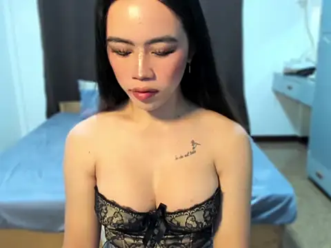 Snapshot of Emma_Jones88 chatting on November 1, 5:42 am Emma Jones88 online show from November 1, 5:42 am