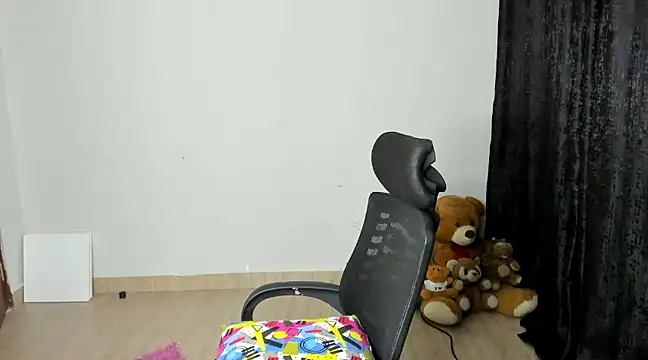  Hello Titty  online show from February 18, 2:38 am