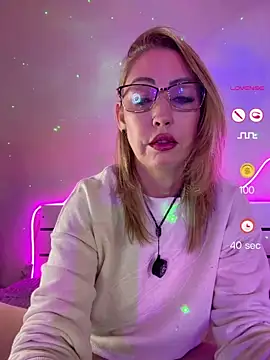 Snapshot of RAIRAsexy chatting on May 19, 11:55 pm RAIRAsexy online show from May 19, 11:55 pm