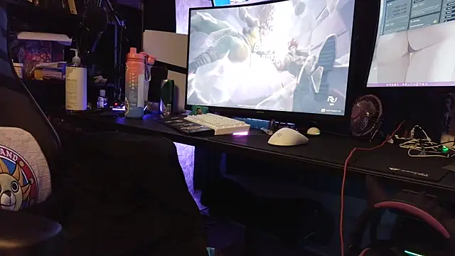 Snapshot of risque_crochet chatting on November 30, 9:57 am risque crochet online show from November 30, 9:57 am