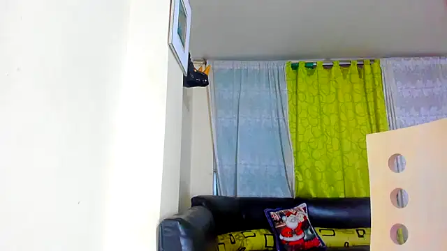 Snapshot of horny__molly_ chatting on December 3, 2:36 am horny molly online show from December 3, 2:36 am