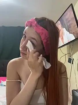 Snapshot of horny__molly_ chatting on January 6, 11:31 pm horny molly online show from January 6, 11:31 pm