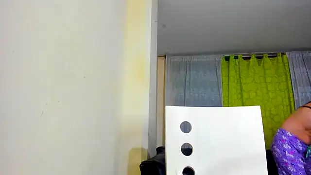 Snapshot of horny__molly_ chatting on January 18, 2:14 am horny molly online show from January 18, 2:14 am