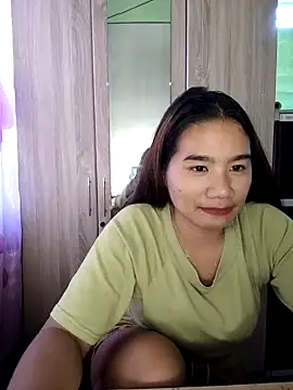 Snapshot of Kissy07 chatting on February 4, 6:04 am Kissy07 online show from February 4, 6:04 am