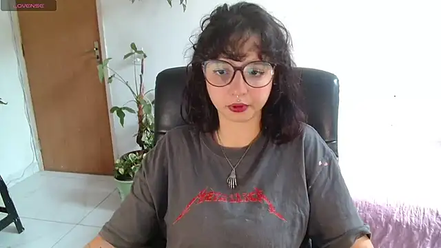 myamillor online show from October 31, 1:01 pm