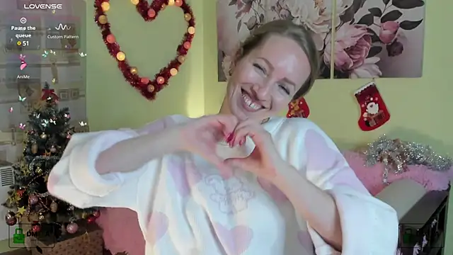 Queenymel online show from December 22, 3:11 pm