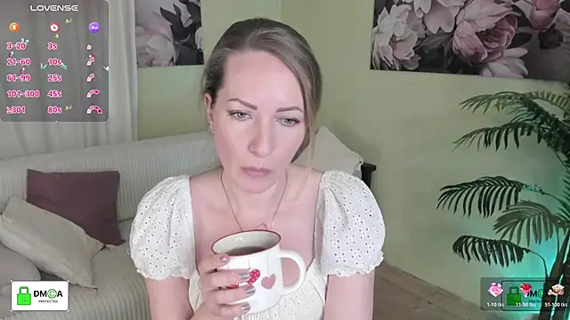 Snapshot of Queenymel chatting on February 21, 4:30 pm Queenymel online show from February 21, 4:30 pm