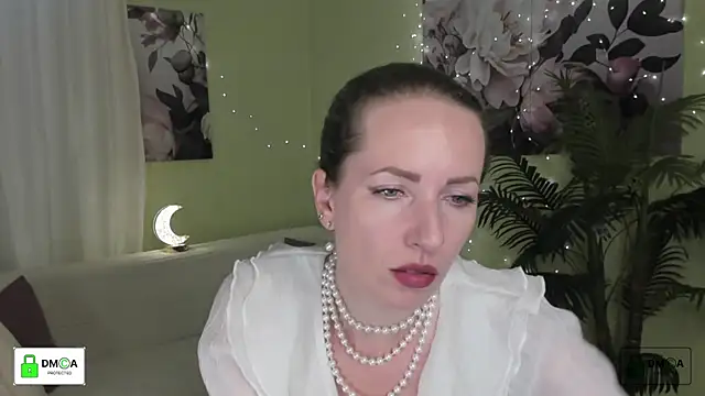 Queenymel online show from June 28, 4:24 pm