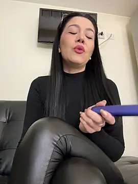 denise k online show from May 1, 11:37 am