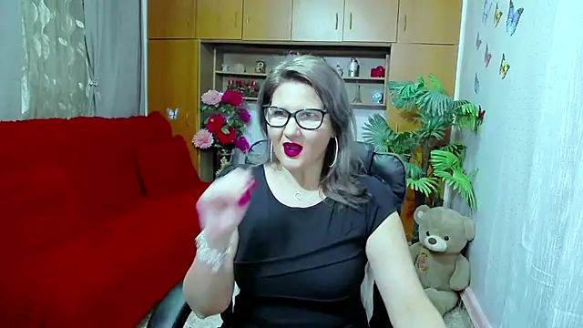 LucilleFenlys online show from December 7, 10:28 pm