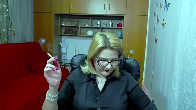 LucilleFenlys online show from March 4, 7:43 pm