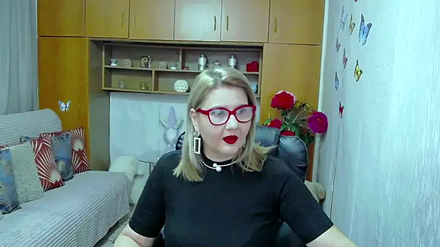 LucilleFenlys online show from November 2, 7:27 pm