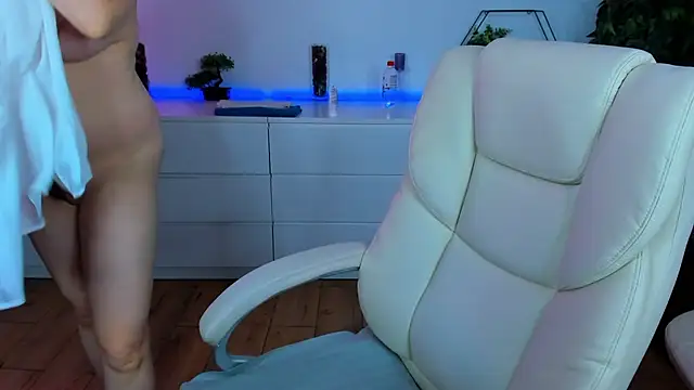 Kamilla Hot online show from October 10, 5:56 pm