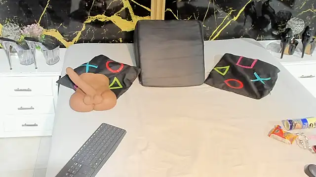 Snapshot of NahomyOwen chatting on October 20, 12:16 pm NahomyOwen online show from October 20, 12:16 pm