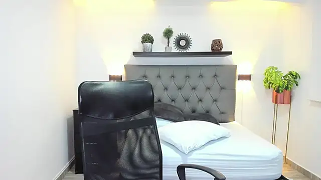 isabella florez online show from January 15, 6:08 pm