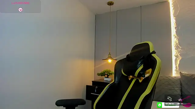 isabella florez online show from April 8, 2:00 am