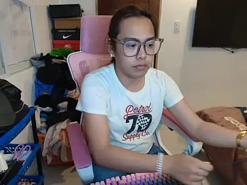 Your PrettyGirlxxx online show from February 19, 10:11 am