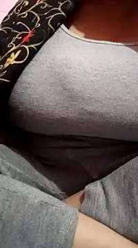 rekhabb123 online show from February 12, 4:44 pm