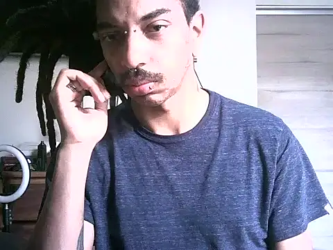 Snapshot of DarkSlim666 chatting on February 17, 11:29 am DarkSlim666 online show from February 17, 11:29 am