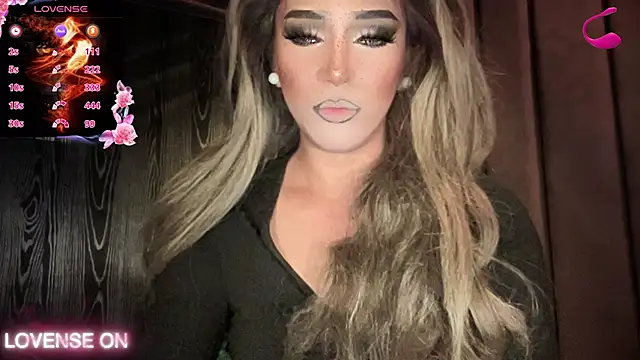 Snapshot of Lo_la_69 chatting on February 1, 4:22 am Lo la 69 online show from February 1, 4:22 am