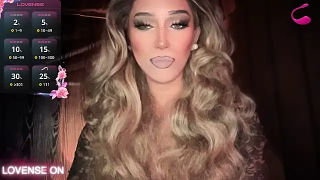 Snapshot of Lo_la_69 chatting on February 19, 5:14 am Lo la 69 online show from February 19, 5:14 am