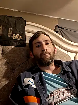 Snapshot of lewis7869 chatting on September 25, 10:30 am lewis7869 online show from September 25, 10:30 am