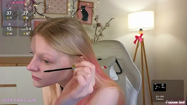 Snapshot of evangel1ne chatting on January 16, 9:27 am evangel1ne online show from January 16, 9:27 am