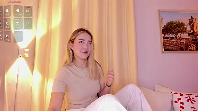 Assh lee  online show from December 18, 12:44 pm