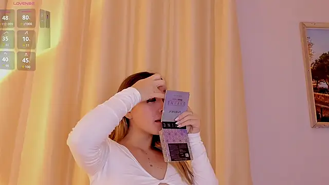 Assh lee  online show from March 21, 1:37 pm