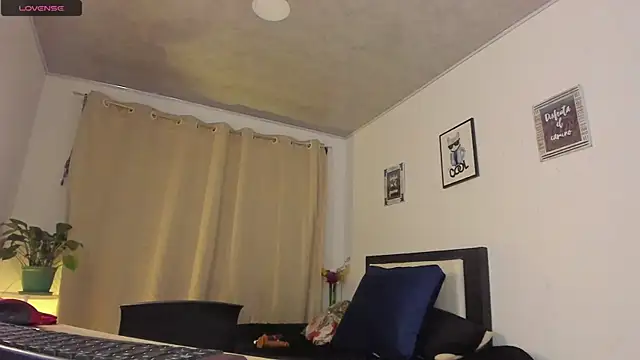 alicia rouusel online show from December 19, 12:13 am